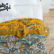 Midnight Floral Quilt: Large (230 x 250 cm/90.6x 98.4 in)