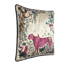 Cheetah Silk Cushion: Gold