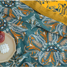 Midnight Floral Quilt: Large (230 x 250 cm/90.6x 98.4 in)