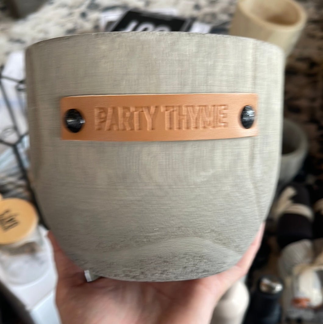 Wooden witty planter